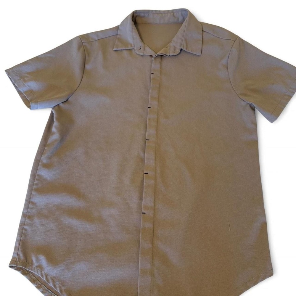 Men's Tan Short Sleeve Button-Down Shirt - Modern Minimalist Style